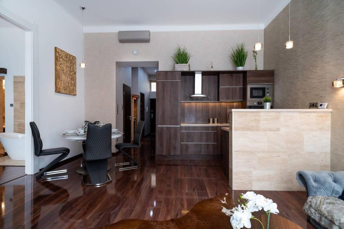 Central Luxy Design Apartment Budapest Exterior photo